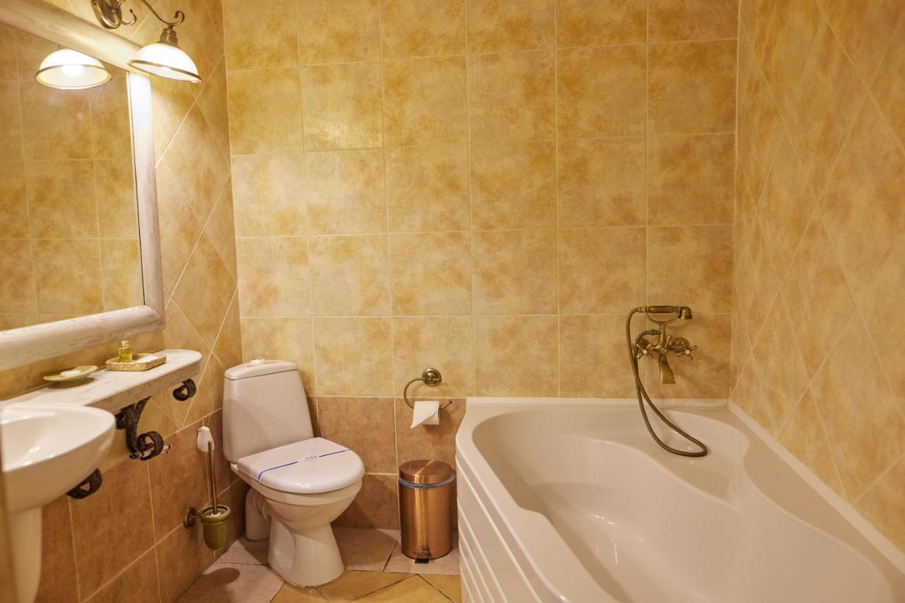 Zdybanka Hotel Sumy Bagian luar foto