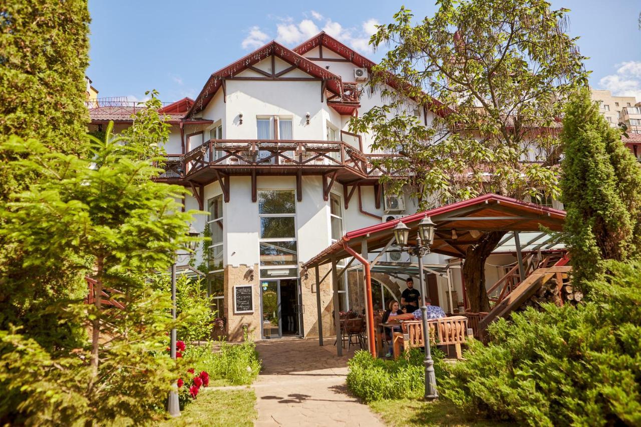 Zdybanka Hotel Sumy Bagian luar foto