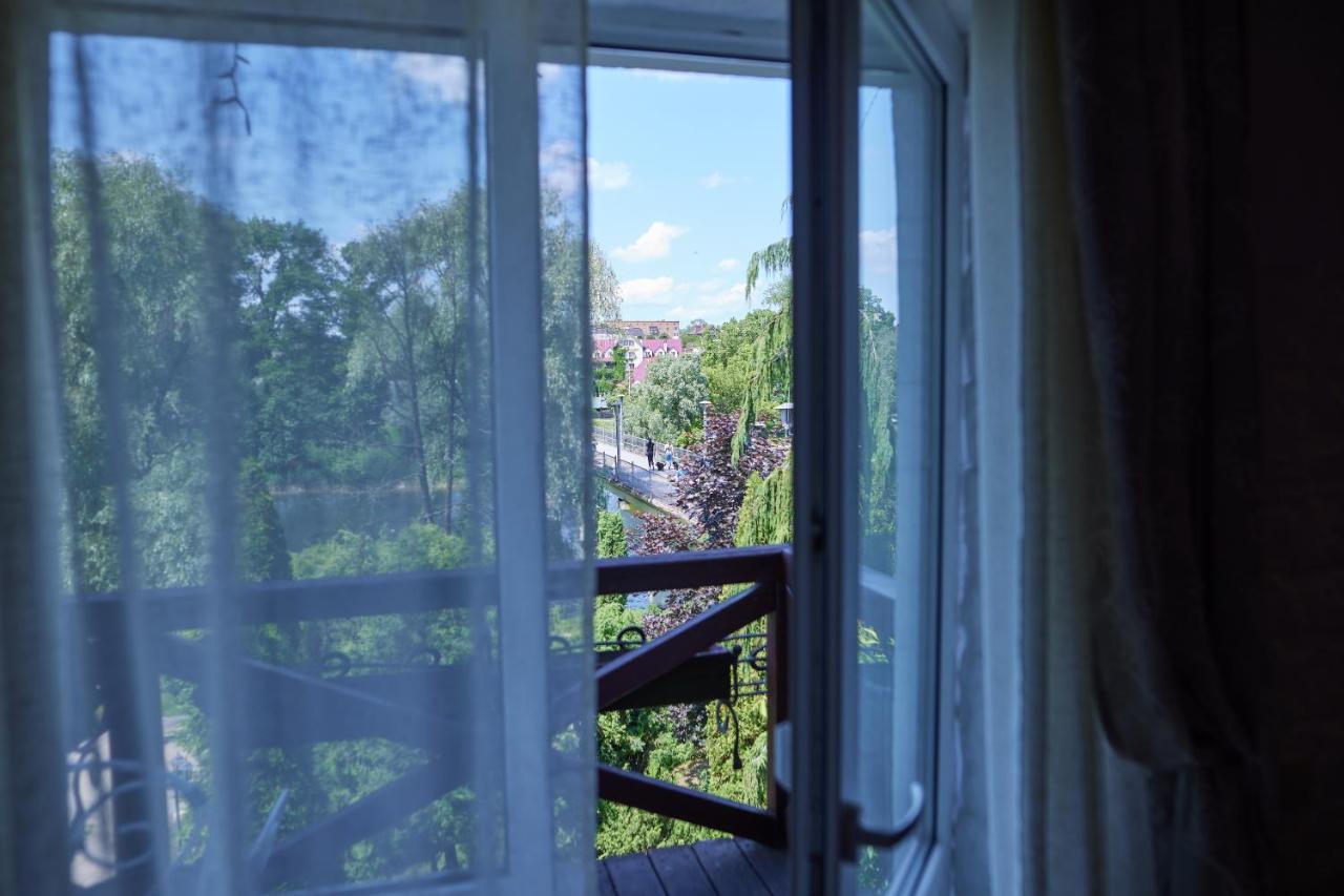 Zdybanka Hotel Sumy Bagian luar foto