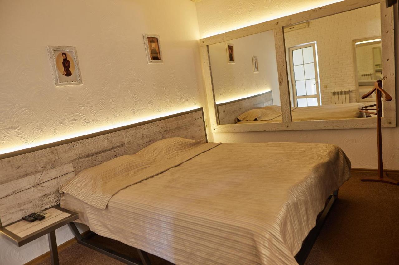 Zdybanka Hotel Sumy Bagian luar foto