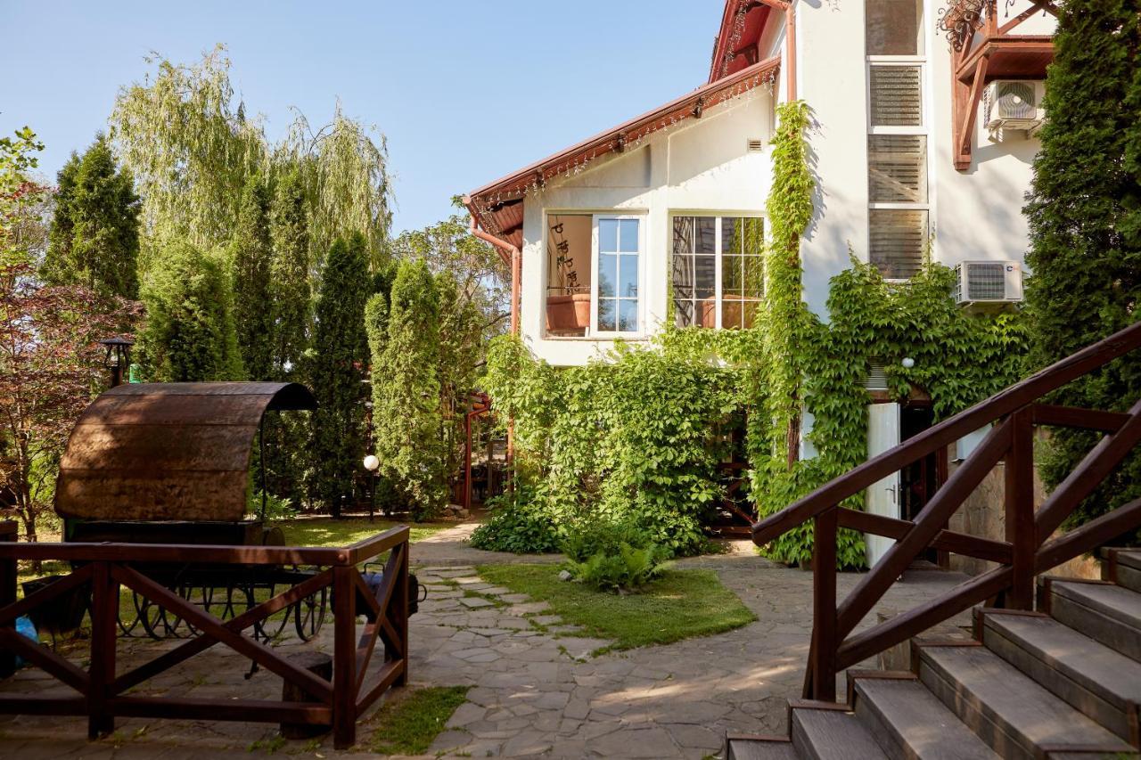 Zdybanka Hotel Sumy Bagian luar foto