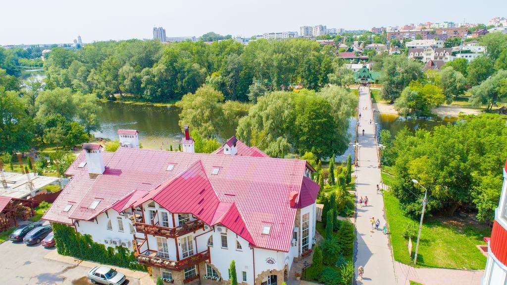 Zdybanka Hotel Sumy Bagian luar foto