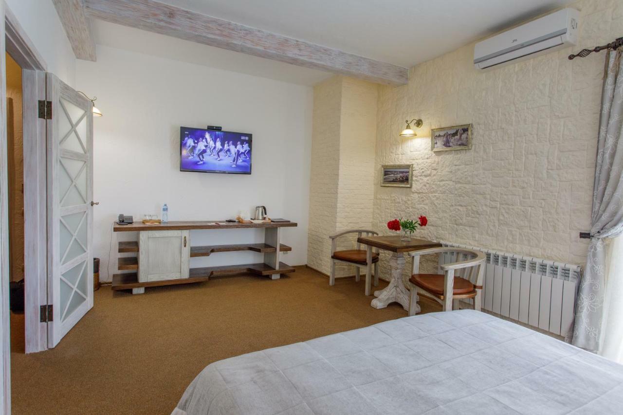 Zdybanka Hotel Sumy Bagian luar foto