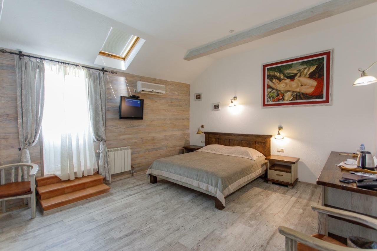 Zdybanka Hotel Sumy Bagian luar foto
